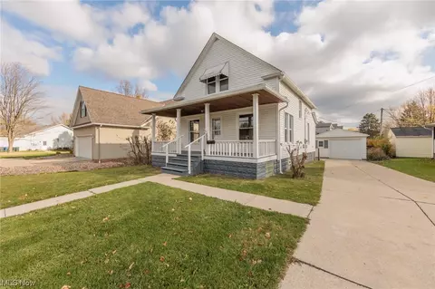 6957 Brecksville Rd, Independence, OH 44131