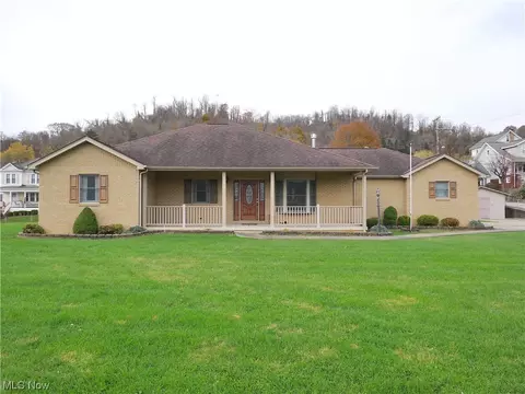 808 Elm St, Martins Ferry, OH 43935