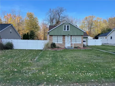36229 N Riverview Dr, Eastlake, OH 44095