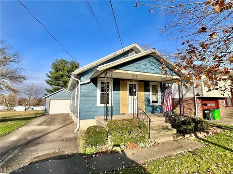 530 6th St NW, Carrollton, OH 44615