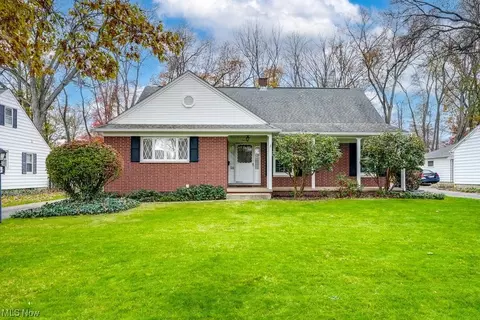 3476 Lakeview Blvd, Stow, OH 44224