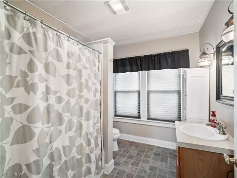 214 Park Ave, Elyria, OH 44035 photo 17