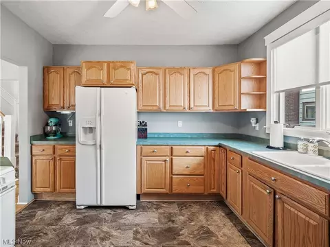 214 Park Ave, Elyria, OH 44035 photo 14