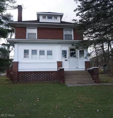 5946 Youngstown Hubbard Rd, Hubbard, OH 44425