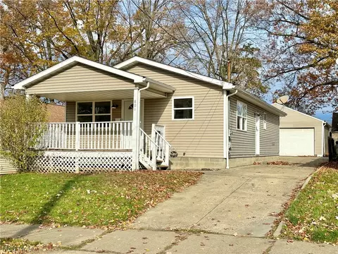 801 Georgia Ave, Akron, OH 44306