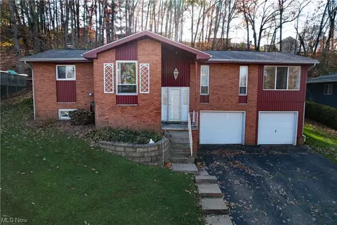 2358 27th Ave, Parkersburg, WV 26101