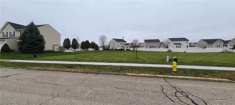 V/l Monroe Square, Barberton, OH 44203