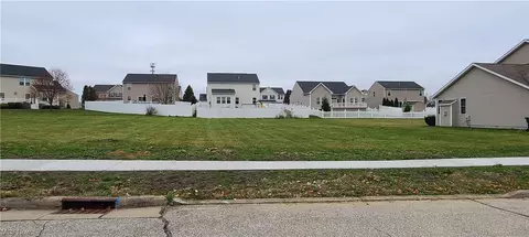 V/l Monroe Square, Barberton, OH 44203