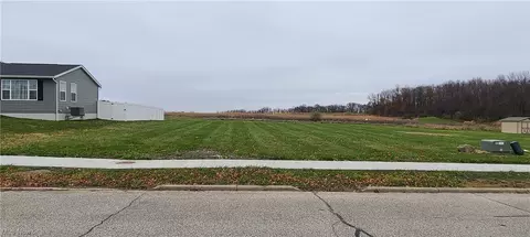 V/l Bishop Oval, Barberton, OH 44203