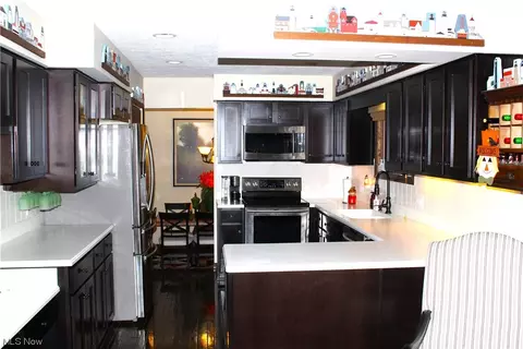 413 Loyola Dr, Elyria, OH 44035 photo 6