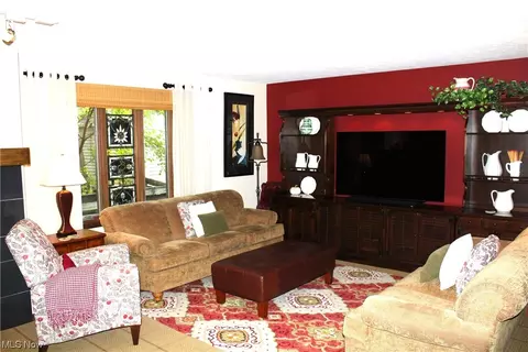 413 Loyola Dr, Elyria, OH 44035 photo 8