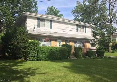 5013 Robinhood Dr, Willoughby, OH 44094
