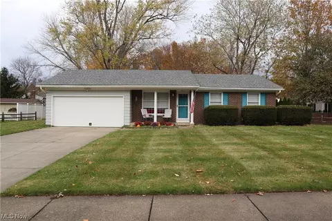 2107 Crestdale Dr, Stow, OH 44224
