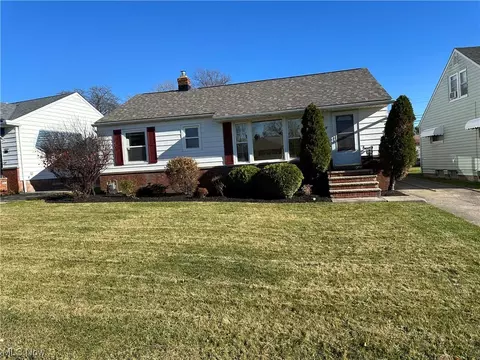 20626 Centuryway Rd, Maple Heights, OH 44137