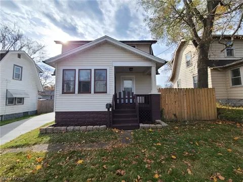 1874 Newton St, Akron, OH 44305