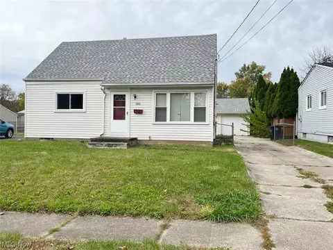 2942 Millbrook St, Akron, OH 44314