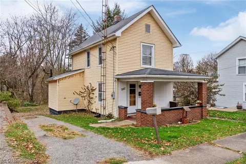 207 12th St NW, Massillon, OH 44647