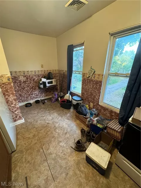 213 W 53rd St, Ashtabula, OH 44004 photo 4
