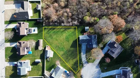 Cherrywood Court, Mineral Ridge, OH 44440