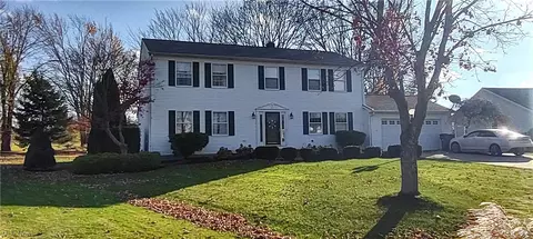1565 Hemlock Dr, Ashtabula, OH 44004