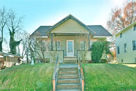 7762 Arthur St, Masury, OH 44438