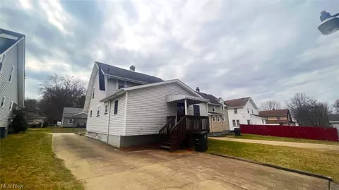 871 Bisson Ave, Akron, OH 44307 photo 3