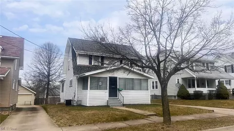 871 Bisson Ave, Akron, OH 44307 photo 4