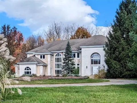 28339 Red Raven Rd, Pepper Pike, OH 44124
