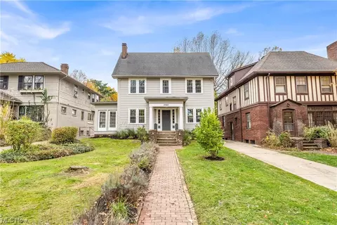 2640 Edgehill Rd, Cleveland Heights, OH 44106