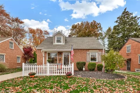 22582 Macbeth Ave, Cleveland, OH 44126