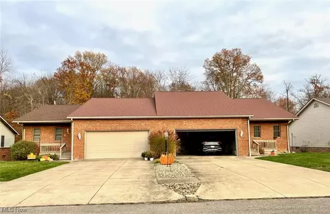 1163-1165 Marie Dr, Girard, OH 44420
