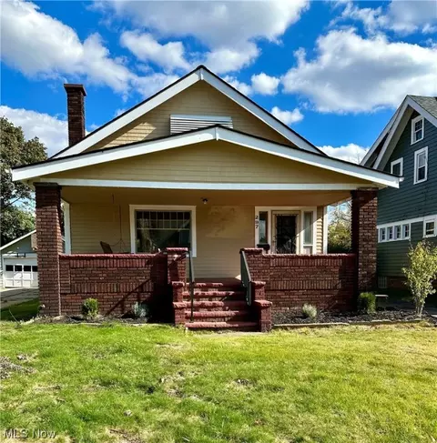 297 E 150th St, Cleveland, OH 44110