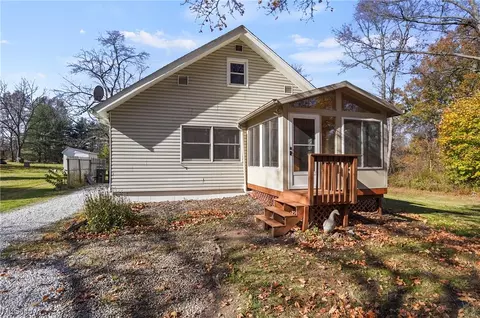 1370 Evelyn Ln, Akron, OH 44306