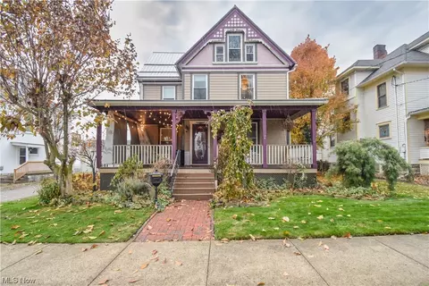 441 N Market, East Palestine, OH 44413
