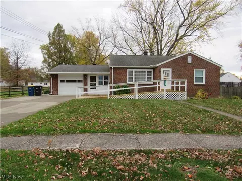 1144 E 16th St, Ashtabula, OH 44004 photo 2