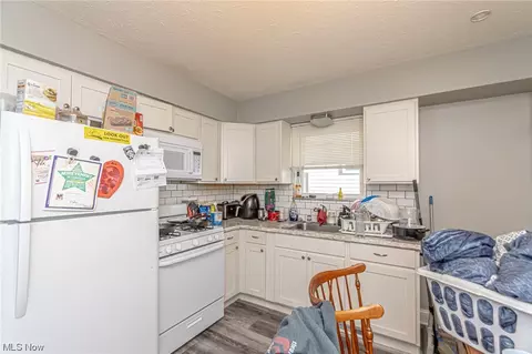 975-977 Berwin St, Akron, OH 44310 photo 7