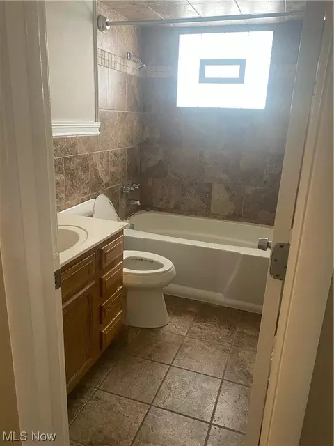 975-977 Berwin St, Akron, OH 44310 photo 12