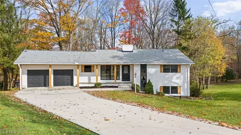 10385 King Coe Ln, Strongsville, OH 44149