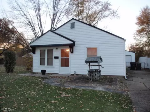 246 Franklin Ave, Elyria, OH 44035 photo 1