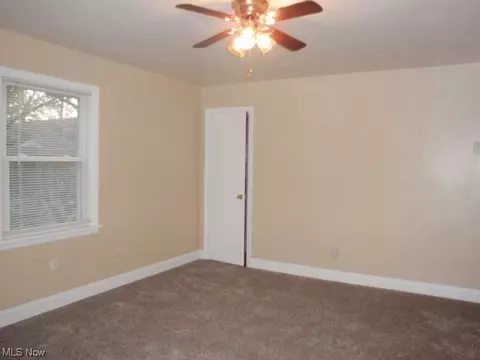 246 Franklin Ave, Elyria, OH 44035 photo 3