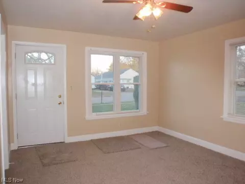 246 Franklin Ave, Elyria, OH 44035 photo 2