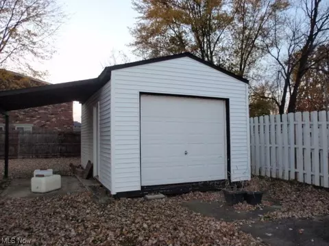 246 Franklin Ave, Elyria, OH 44035 photo 12