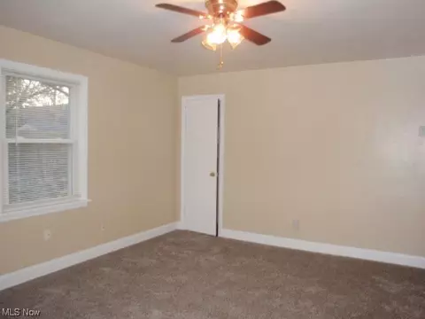 246 Franklin Ave, Elyria, OH 44035 photo 3