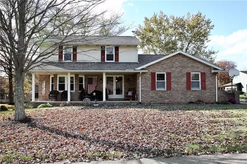 1633 Bennington Cir SW, North Canton, OH 44709