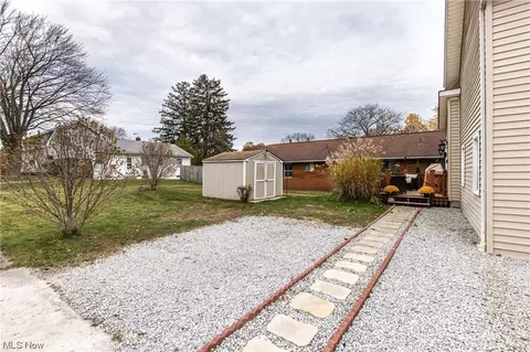 489 W Waterloo Rd, Akron, OH 44314 photo 18