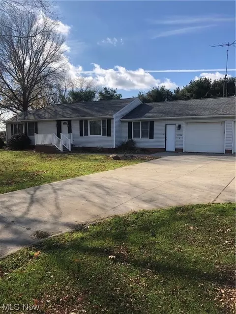 11799 Ravenna Ave, Louisville, OH 44641