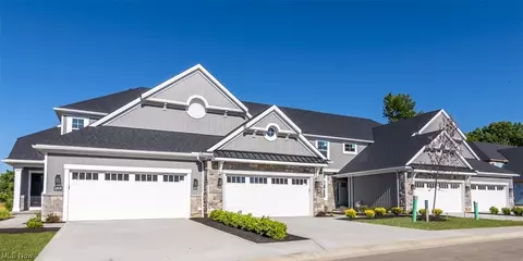 2122 Heritage Ln, Westlake, OH 44145