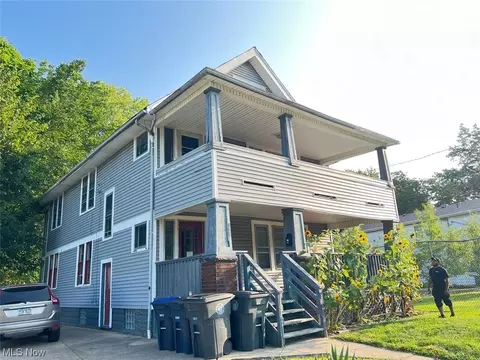224-226 S Maple St, Akron, OH 44302