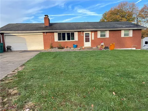 1705 Nash St, Parkersburg, WV 26101