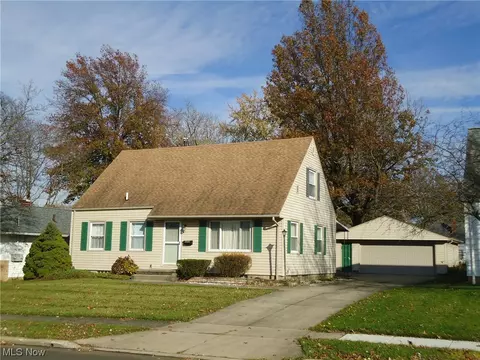 3209 8th St, Cuyahoga Falls, OH 44221